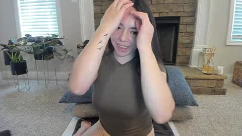 Snapshot of valerysquirt_19 chatting on 2, 2, 2025 valerie online show from 2, 2, 2025