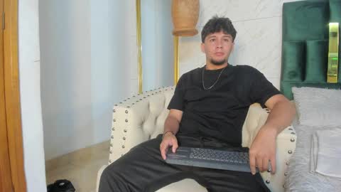 Valentino online show from 11, 4, 2026