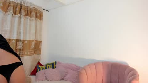 Snapshot of valientegirl_ chatting on 8, 1, 2025 VALIENTE  online show from 8, 1, 2025