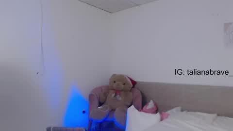 Snapshot of valientegirl_ chatting on 2, 3, 2025 VALIENTE  online show from 2, 3, 2025