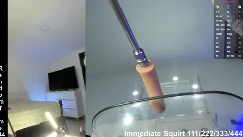 Hi Im Val a freelance model. online show from 27, 11, 2025