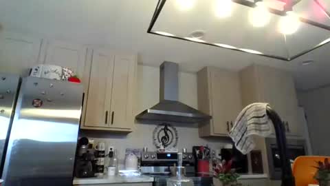 Snapshot of valvenus101 chatting on 4, 2, 2026 Val Venus online show from 4, 2, 2026