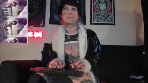 david guzman i model independenthelp me with a thumbs up online show from 7, 2, 2026