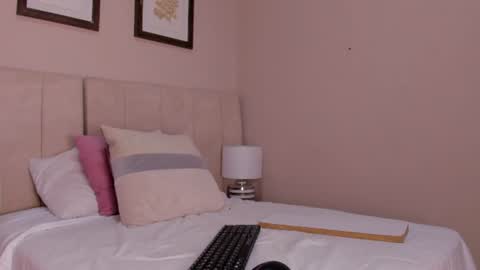 Snapshot of vanessa__cb chatting on 20, 6, 2026 vanessa__cb online show from 20, 6, 2026