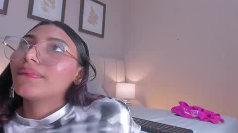 Snapshot of vanessa__cb chatting on 25, 6, 2026 vanessa__cb online show from 25, 6, 2026