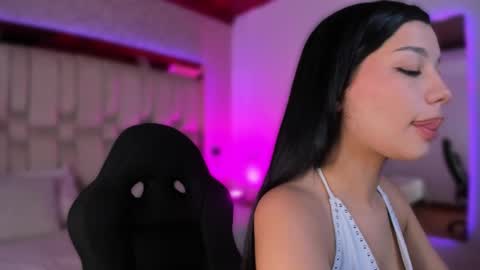 vanessaduval online show from 13, 10, 2025