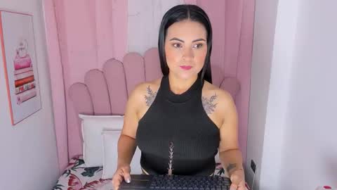 Snapshot of vanessamirren chatting on 11, 10, 2025 vanessamirren online show from 11, 10, 2025