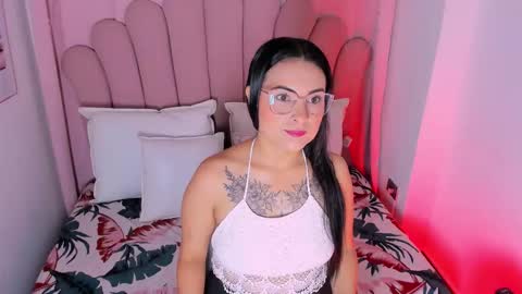 Snapshot of vanessamirren chatting on 20, 10, 2025 vanessamirren online show from 20, 10, 2025