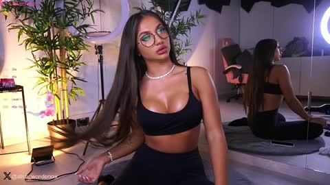 Vanessa Simon online show from 24, 1, 2025