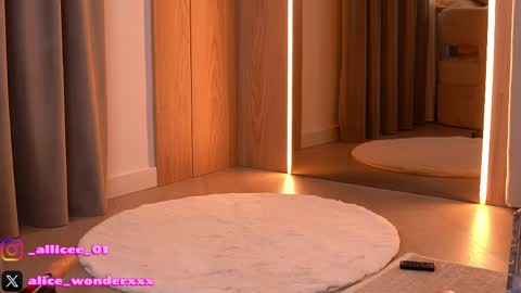 Snapshot of vanessasimon chatting on 9, 4, 2026 Vanessa Simon online show from 9, 4, 2026