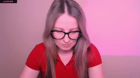 Snapshot of vanillaex_ chatting on 29, 4, 2026 Mia online show from 29, 4, 2026