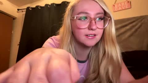 vanillapuddingpie online show from 5, 1, 2025