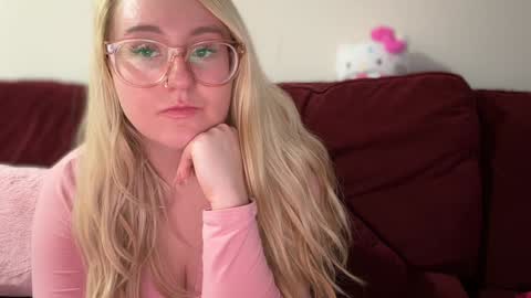 vanillapuddingpie online show from 27, 1, 2025