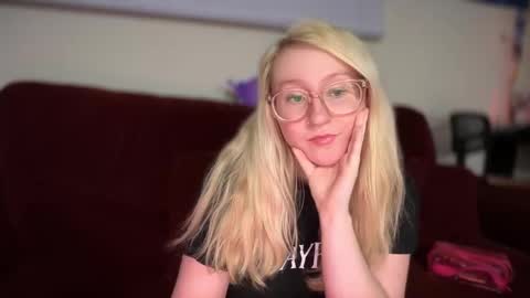 vanillapuddingpie online show from 10, 2, 2025