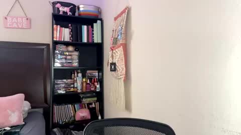 vanillapuddingpie online show from 9, 9, 2025