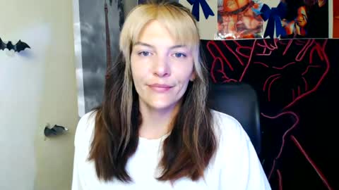 Snapshot of vanrey_ chatting on 16, 6, 2026 Vanessa online show from 16, 6, 2026