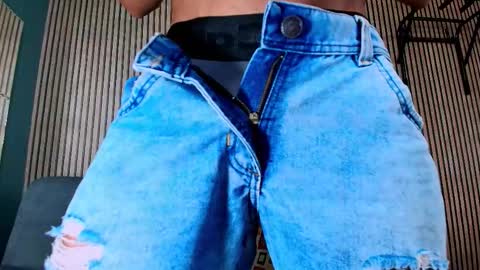 Vans Ross online show from 3, 2, 2026