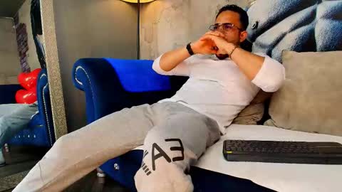 Vans Ross online show from 14, 2, 2026