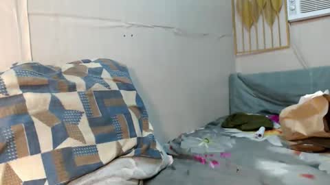 Snapshot of vanxxx2005 chatting on 20, 12, 2025 vanxxx2005 online show from 20, 12, 2025