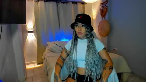 Vayolett Bass online show from 3, 5, 2026