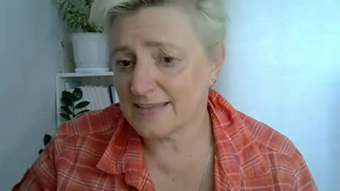 Snapshot of vea_motty chatting on 7, 7, 2026 vea_motty online show from 7, 7, 2026