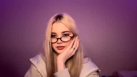 Monika online show from 2, 12, 2025