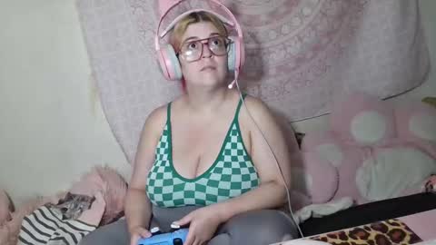 Veronica Lehane online show from 20, 9, 2025