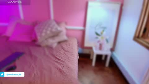 Vee Simons online show from 17, 1, 2025