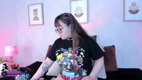 Vee Simons online show from 18, 9, 2025