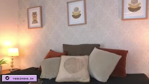 Vee Simons online show from 20, 4, 2026