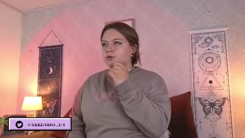 Snapshot of veesimons_dh chatting on 15, 6, 2026 Vee Simons online show from 15, 6, 2026