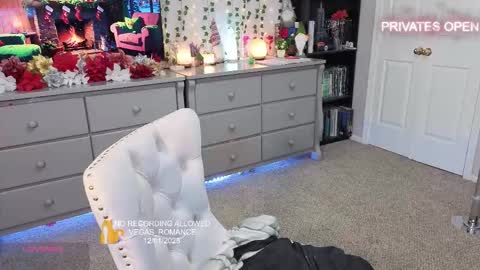 vegas_romance online show from 2, 12, 2025