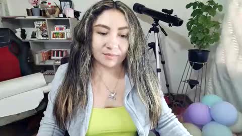 Im VelaI will be Christmas and New Year with my family December 22 to January 13 I will miss you guys. online show from 23, 10, 2025