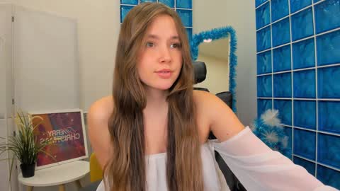 velvet_cherry online show from 18, 12, 2024