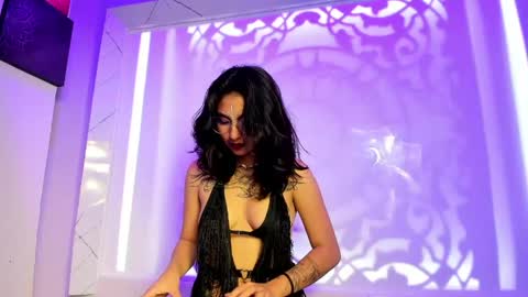 velvet  mystic online show from 5, 5, 2026