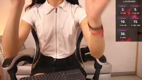 Snapshot of velvet_raze chatting on 1, 7, 2026 Velvet online show from 1, 7, 2026