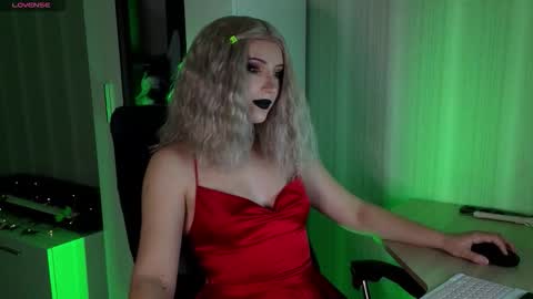 Violet online show from 29, 10, 2025