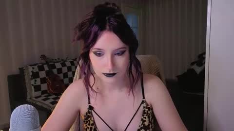 Violet online show from 12, 5, 2026