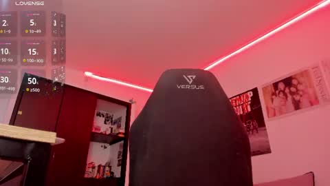 Snapshot of velvet_skyn chatting on 7, 7, 2026 juansito online show from 7, 7, 2026