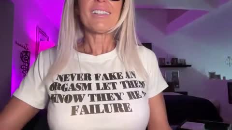 VelvetBarbie online show from 31, 3, 2026