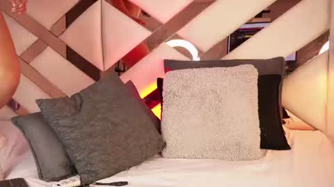 velvett_moon__ online show from 23, 7, 2026