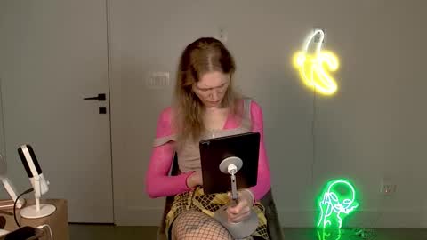 VelvetTGirl online show from 4, 3, 2026