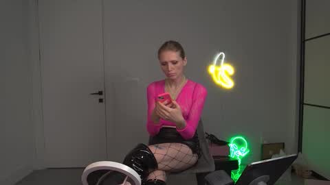 VelvetTGirl online show from 11, 3, 2026