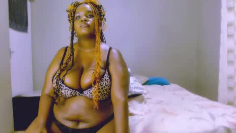 velvetychocolate1 online show from 8, 1, 2025