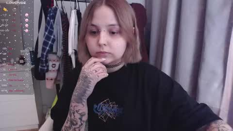 Snapshot of vendymories chatting on 9, 2, 2026 eva 3 online show from 9, 2, 2026