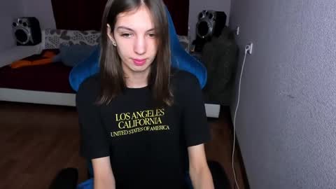 veneradi615 online show from 1, 2, 2025