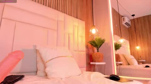 venez sofia  online show from 21, 11, 2025