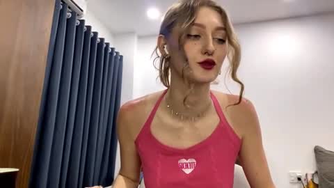 Snapshot of venniebonillas chatting on 27, 2, 2026 Emily online show from 27, 2, 2026