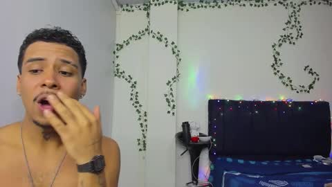 venus_boy2 online show from 13, 11, 2025