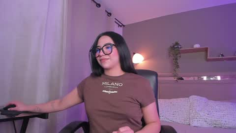 venus_reid online show from 4, 2, 2025